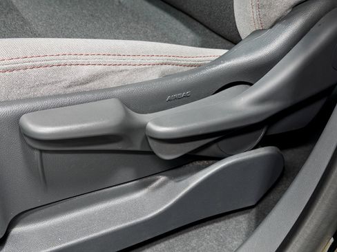 Used 2017 Chevrolet Bolt LT image 6