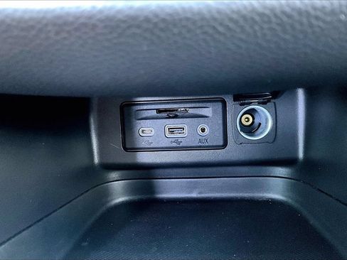 Used 2023 Chevrolet Equinox RS w/ RS Leather Package FWD image 16