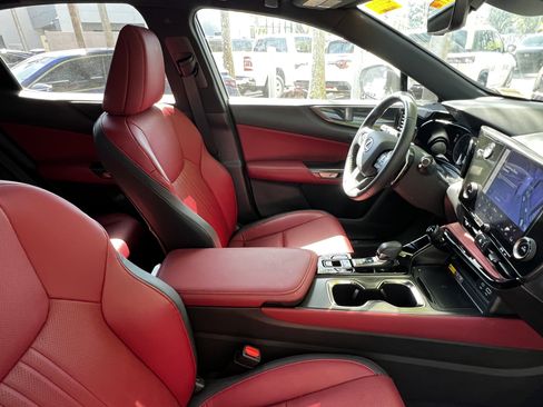 Used 2025 Lexus NX 250 FWD w/ Towing Package (2000 Lbs) image 46