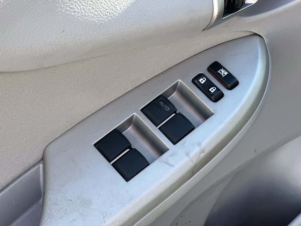 Used 2010 Toyota Corolla LE w/ All Weather Guard Pkg FWD image 15