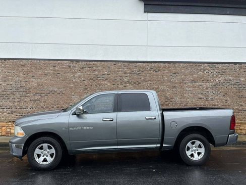 Used 2011 RAM 1500 Classic SLT w/ Luxury Group RWD image 2