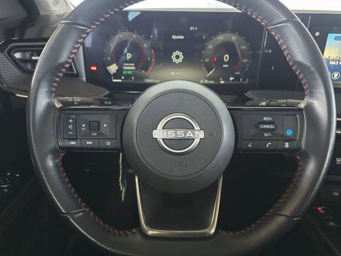 Used 2025 Nissan Kicks SR FWD image 41