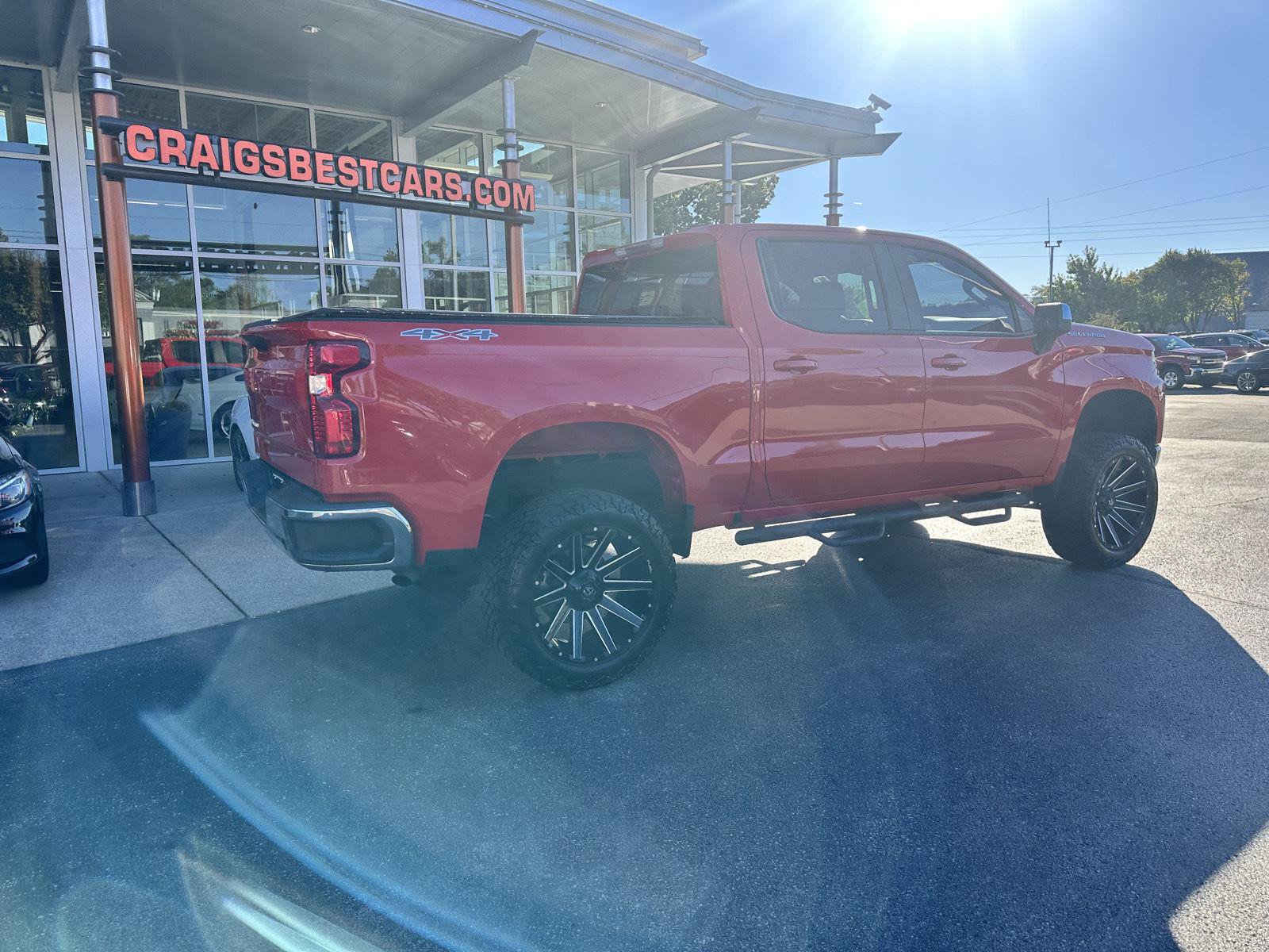 Used 2019 Chevrolet Silverado 1500 LT AWD/4WD image 4