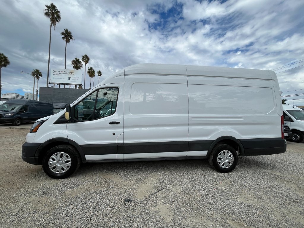 Used 2022 Ford E-Transit 148 High Roof Extended RWD image 9