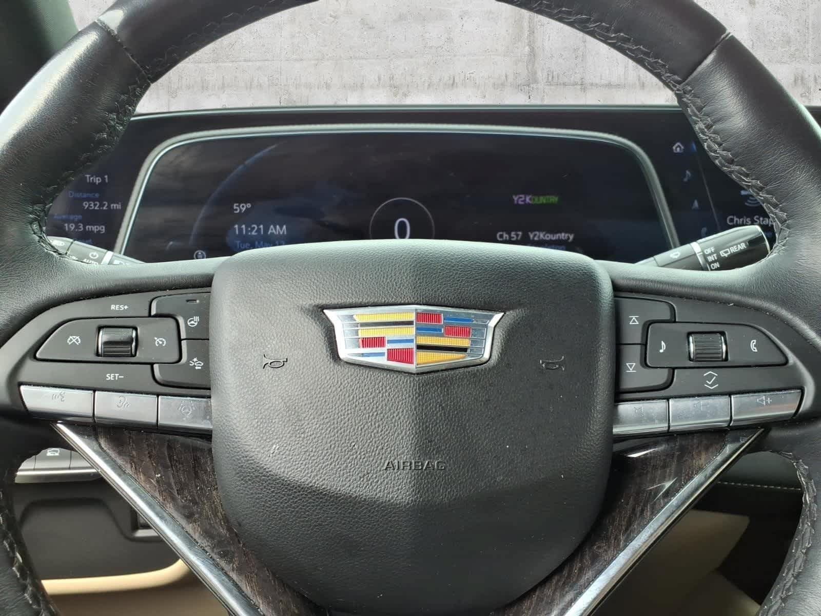 Used 2023 Cadillac Escalade Premium Luxury AWD/4WD image 25