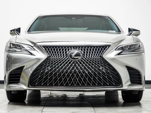 Used 2018 Lexus LS 500 w/ Interior Upgrade Package RWD image 8
