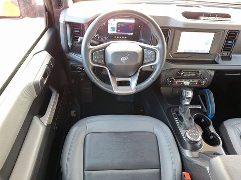 Used 2023 Ford Bronco Black Diamond image 12