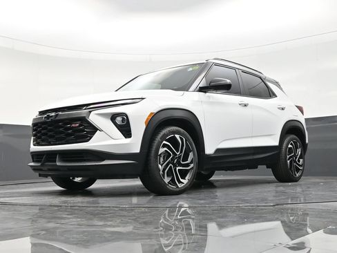 Used 2024 Chevrolet TrailBlazer RS FWD image 21