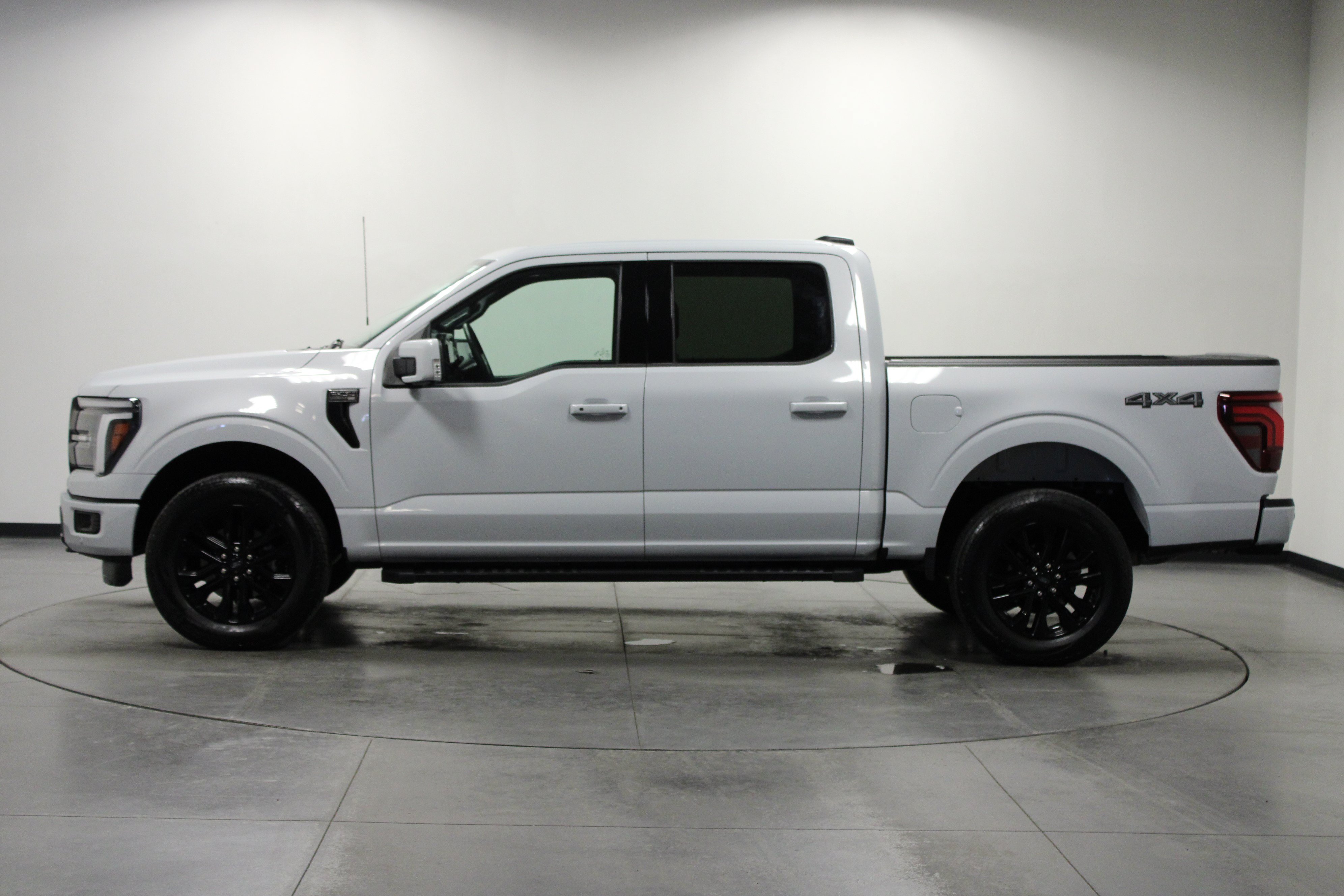 Used 2025 Ford F150 Lariat AWD/4WD image 7