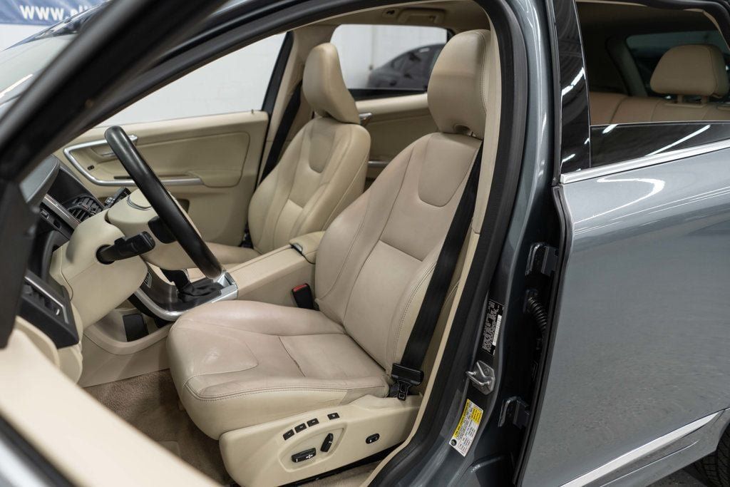 Used 2016 Volvo XC60 T5 Premier w/ Proximity Package FWD image 8