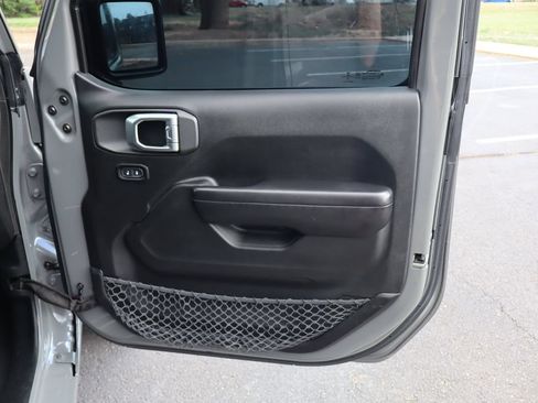 Used 2019 Jeep Wrangler Unlimited Sport S AWD/4WD image 26
