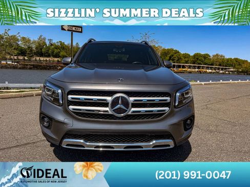 Used 2020 Mercedes-Benz GLB 250 4MATIC image 2