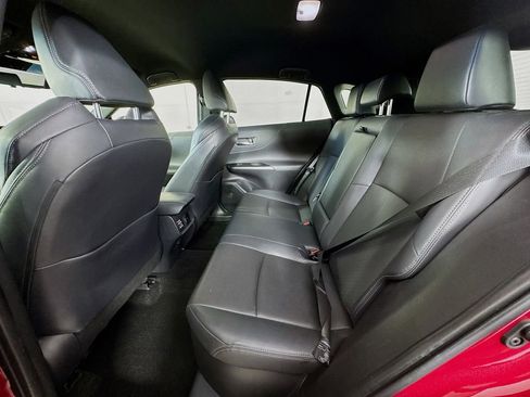 Used 2021 Toyota Venza Limited image 29