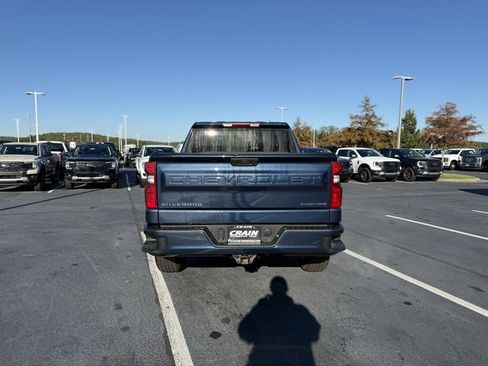 Used 2022 Chevrolet Silverado 1500 Custom image 6