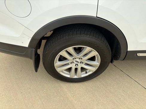 Used 2019 Ford Explorer XLT w/ Equipment Group 201A AWD/4WD image 20