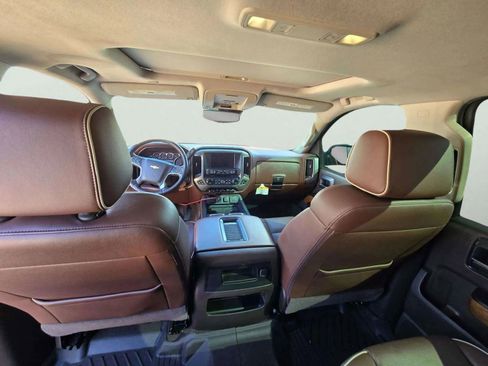 Used 2017 Chevrolet Silverado 1500 High Country image 9