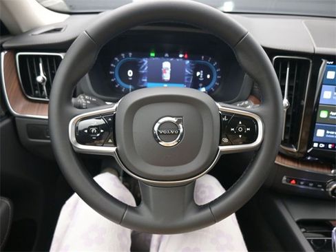 Used 2023 Volvo XC60 B5 Ultimate w/ Climate Package image 24