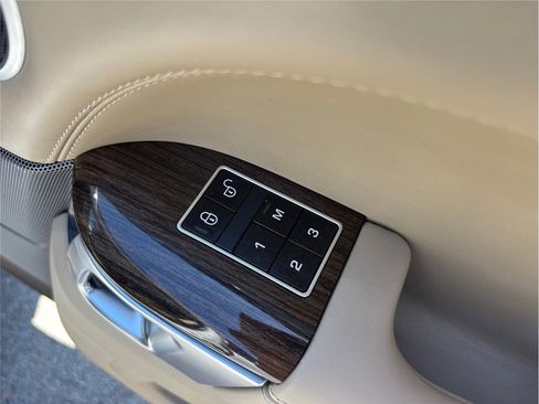 Used 2015 Land Rover Range Rover Sport Autobiography image 50