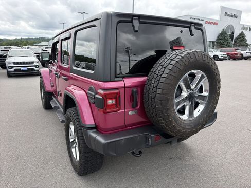 Used 2021 Jeep Wrangler Unlimited Sahara w/ Dual Top Group AWD/4WD image 8