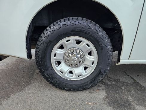 Used 2019 Nissan NV 3500 SL w/ Navigation Package image 19