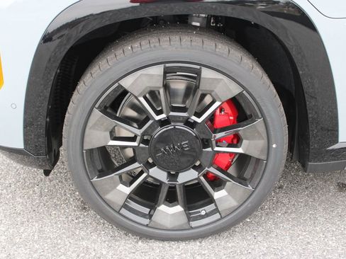 New 2026 BMW XM Label Red image 34