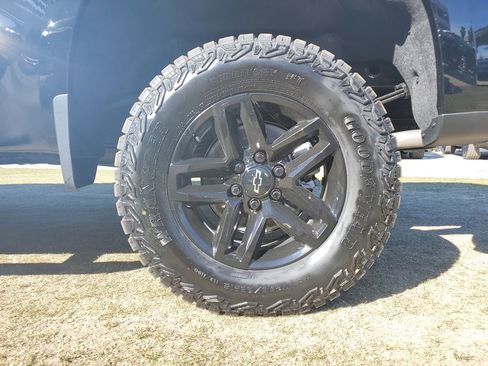 New 2026 Chevrolet Silverado 1500 Custom Trail Boss w/ LPO, Dark Essentials Package AWD/4WD image 5