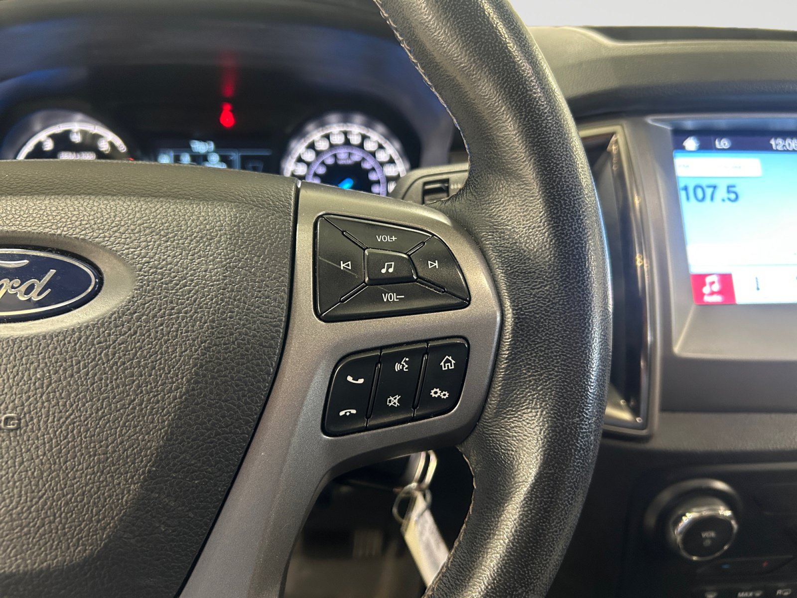 Used 2019 Ford Ranger XLT w/ Equipment Group 302A Luxury RWD image 13