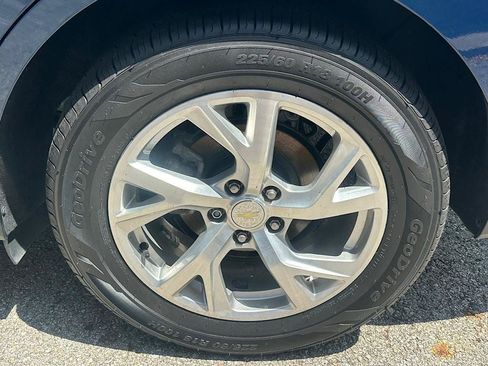 Used 2020 Chevrolet Equinox LT FWD image 29