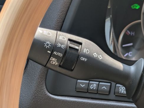 Used 2018 Lexus RX 450h AWD w/ Premium Package image 29
