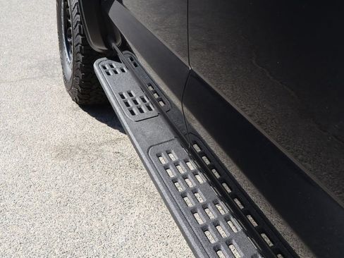 Used 2025 Ford F150 Raptor AWD/4WD image 17