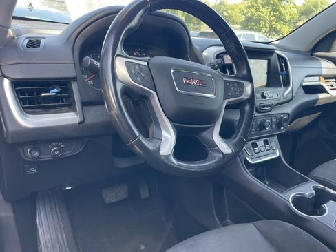 Used 2018 GMC Terrain SLE w/ Driver Convenience Package FWD image 9