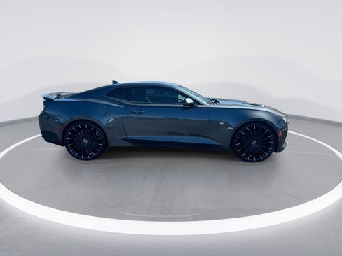 Used 2016 Chevrolet Camaro SS RWD image 10