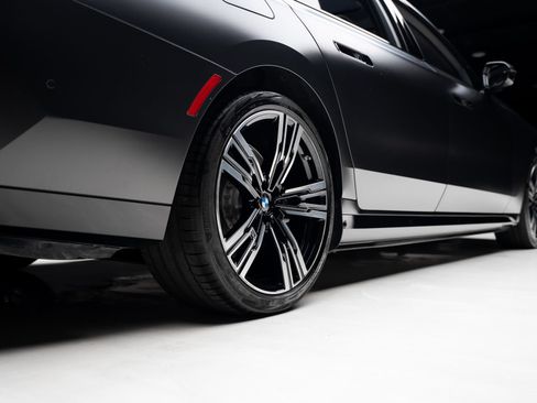 Used 2023 BMW i7 xDrive60 AWD/4WD image 77