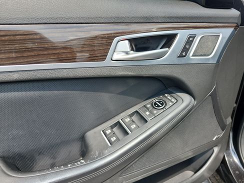 Used 2018 Genesis G80 3.8 w/ Option Group 02 RWD image 16