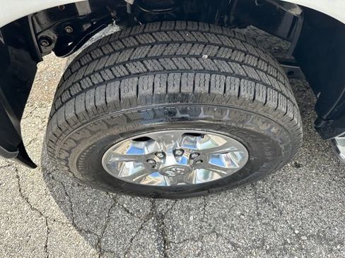 Used 2024 RAM 2500 Big Horn AWD/4WD image 14