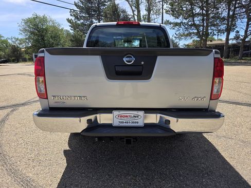 Used 2018 Nissan Frontier SV AWD/4WD image 5