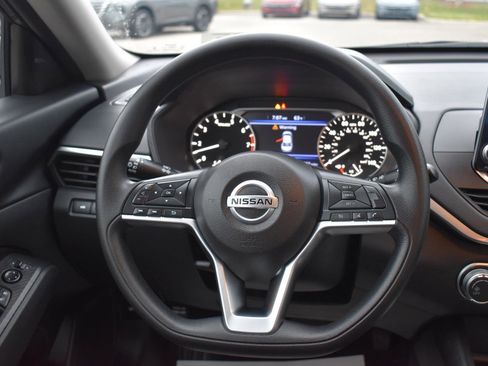Used 2022 Nissan Altima 2.5 SV image 12