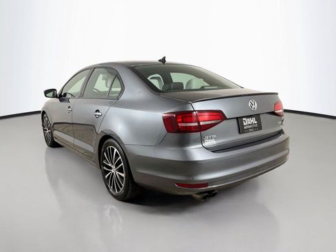 Used 2016 Volkswagen Jetta Sport FWD image 10