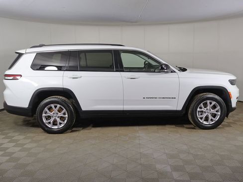 Used 2022 Jeep Grand Cherokee L Limited AWD/4WD image 17