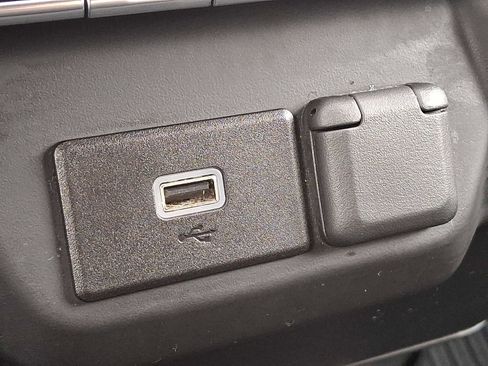 Used 2020 Chevrolet Silverado 1500 Custom w/ Custom Value Package image 23