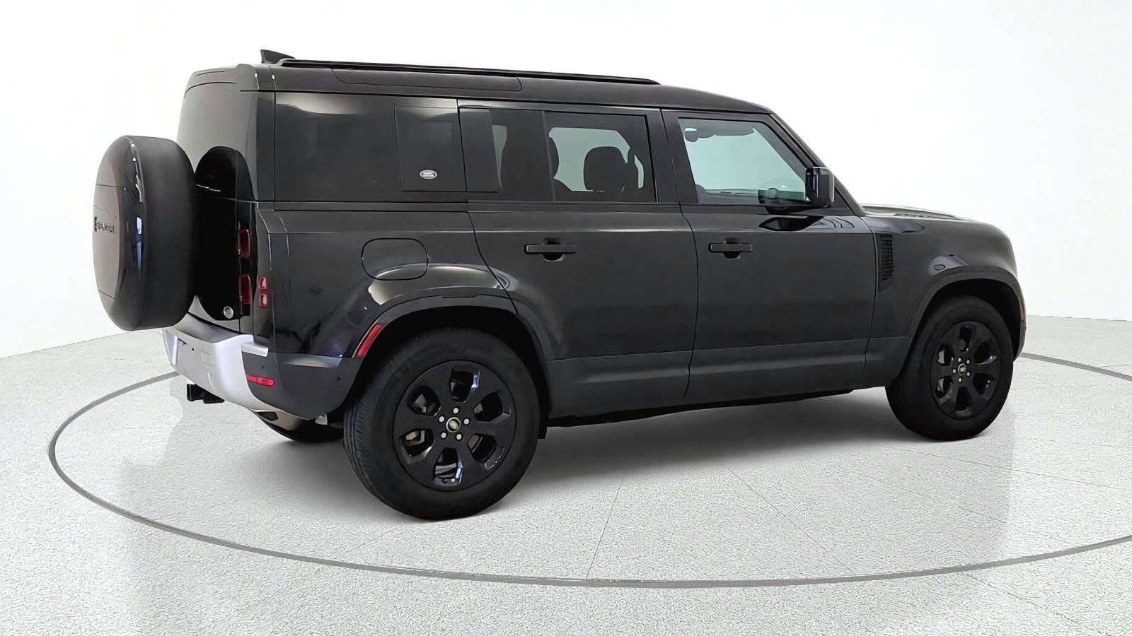 Used 2023 Land Rover Defender 110 SE AWD/4WD image 9