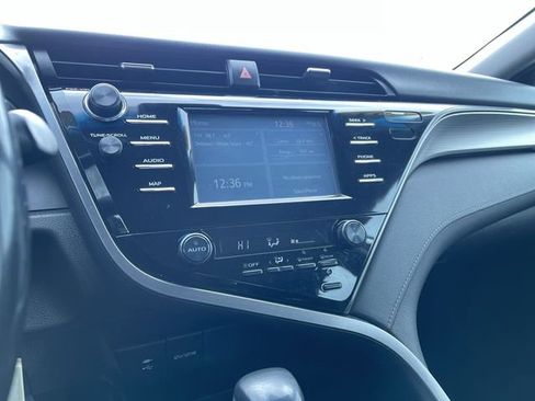 Used 2019 Toyota Camry SE image 14