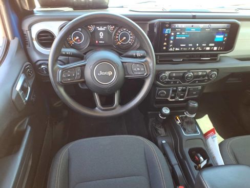 Used 2024 Jeep Gladiator Sport AWD/4WD image 12
