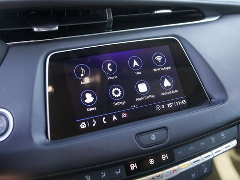 Used 2022 Cadillac XT4 Premium Luxury w/ Technology Package image 15