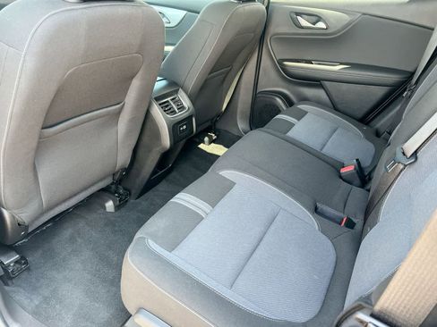 Used 2025 Chevrolet Blazer LT FWD image 18