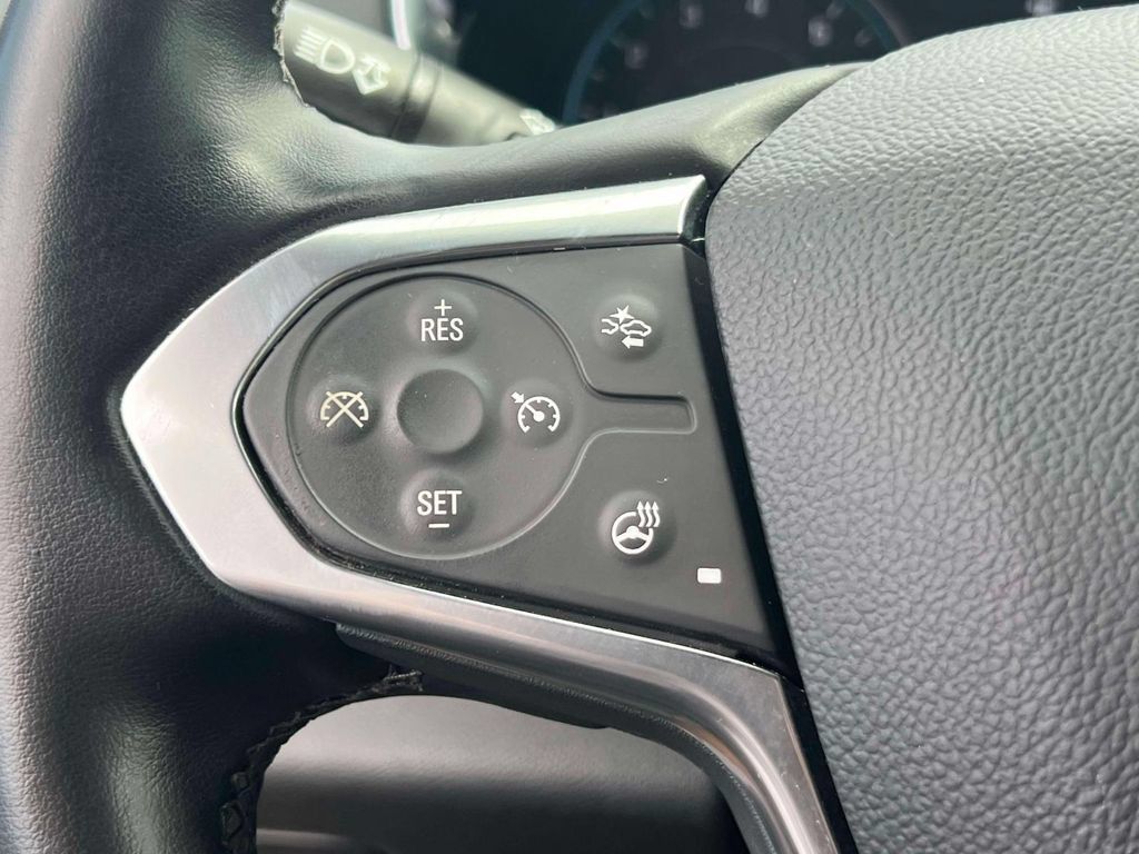 Used 2023 Chevrolet Traverse LT AWD/4WD image 22
