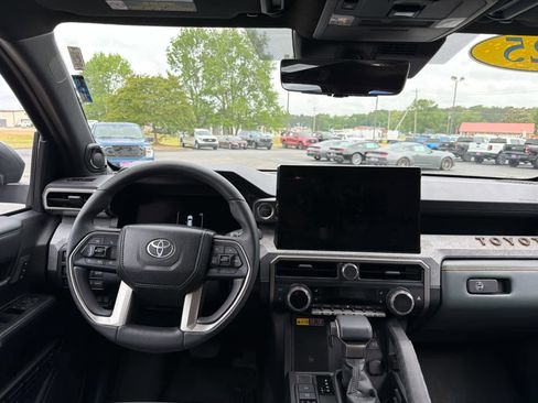 Used 2025 Toyota 4Runner Trailhunter AWD/4WD image 16