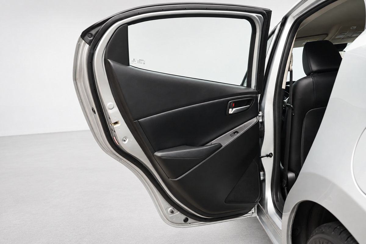 Used 2020 Toyota Yaris XLE FWD image 16