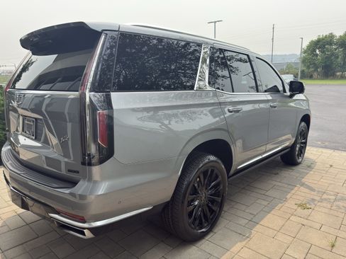 Used 2024 Cadillac Escalade Premium Luxury w/ Performance Package AWD/4WD image 9