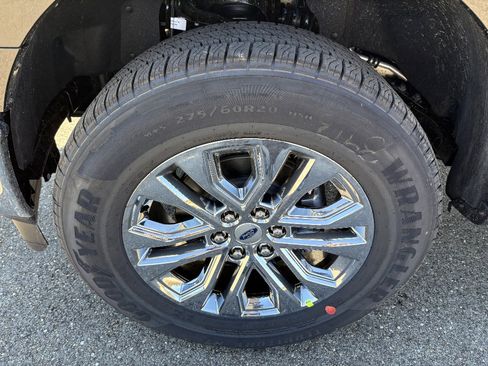 New 2026 Ford F150 Lariat w/ Equipment Group 501A Mid AWD/4WD image 10